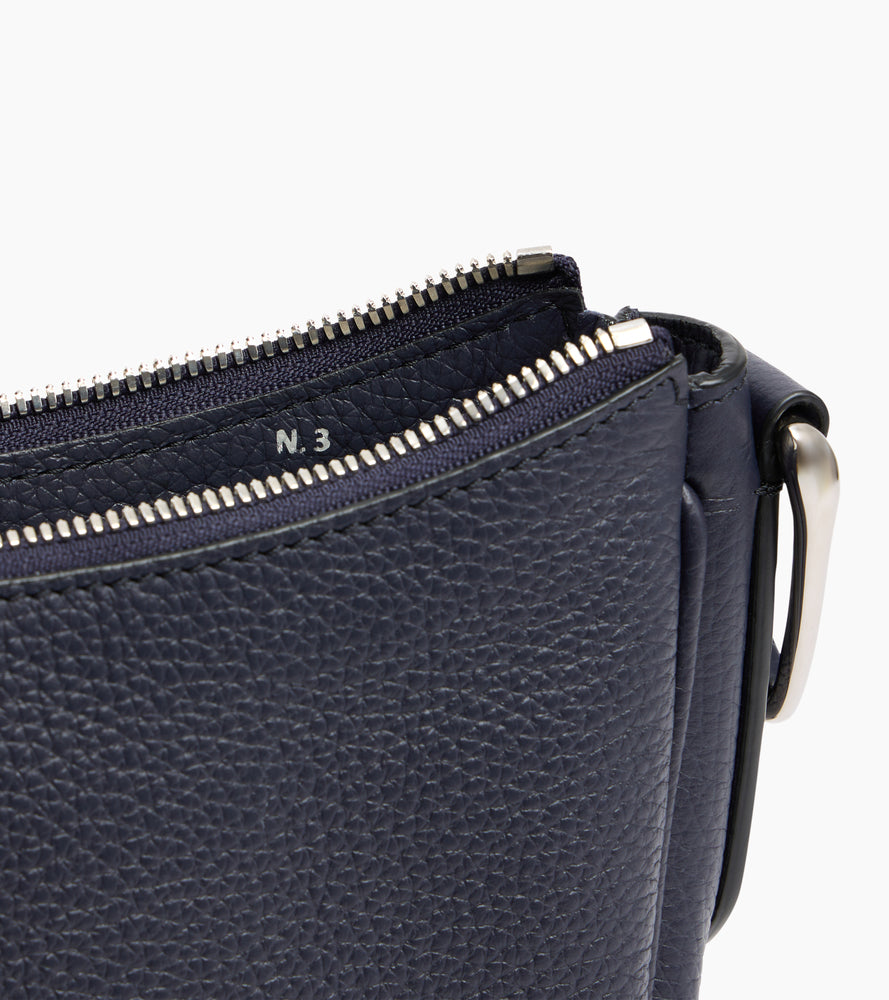 Petit sac bandoulière Madeleine en cuir de taurillon grainé