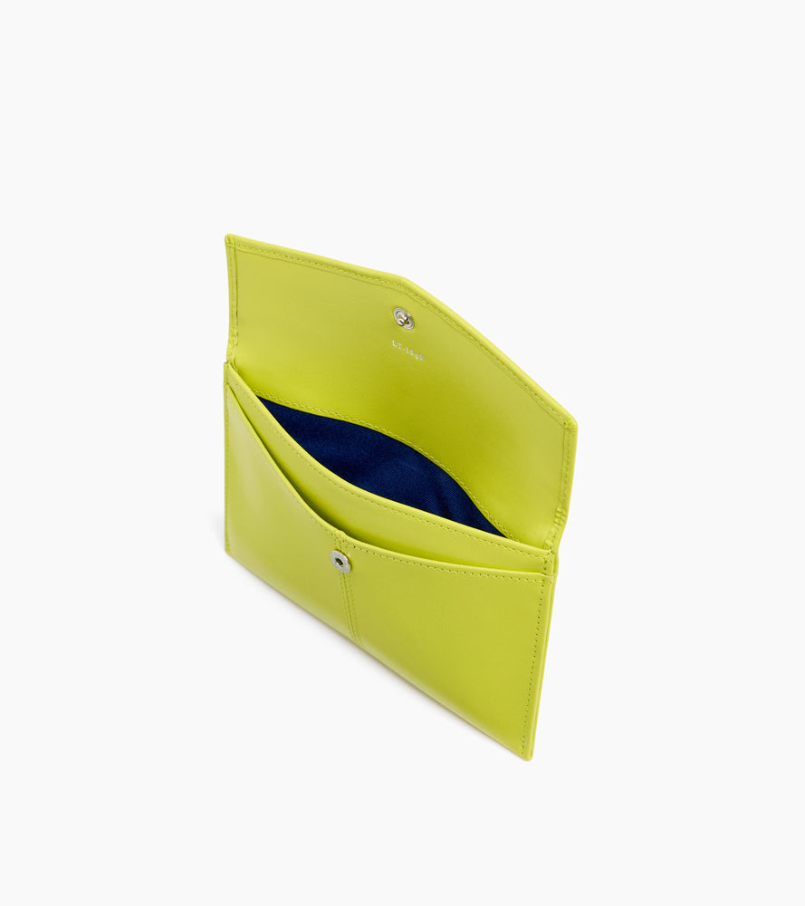 Pochette enveloppe moyen modèle Charlotte en cuir lisse